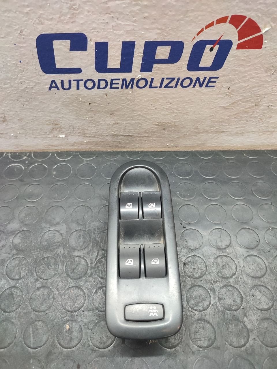 Compressore Clima aria A / C AUDI A5 2.0 tdi cod: 8k0260805n - F&P CRASH SRLS - Ricambi Usati
