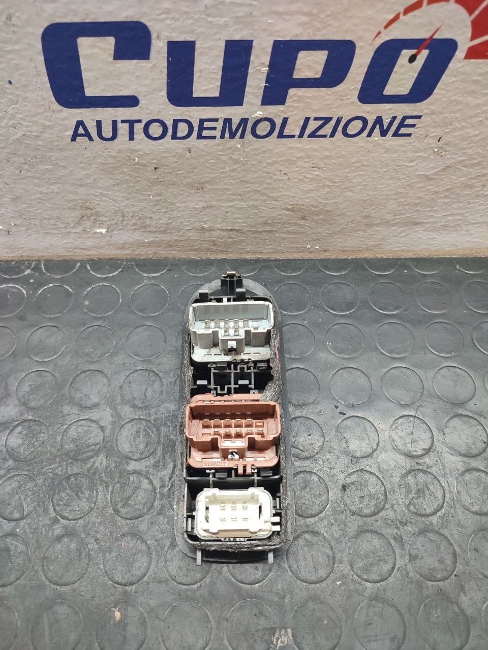 Compressore Clima aria A / C AUDI A5 2.0 tdi cod: 8k0260805n - F&P CRASH SRLS - Ricambi Usati