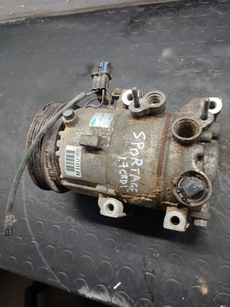 Kia Sportage (III - 2015) 1.7 crdi air conditioning compressor code dx9fa10 - F&P CRASH SRLS - Used Parts