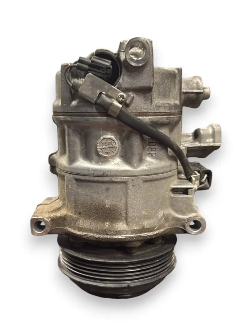 Dettaglio Compressore clima Mercedes-Benz Classe C W/S205 2013–2021 OEM A0008301301 - foto 2