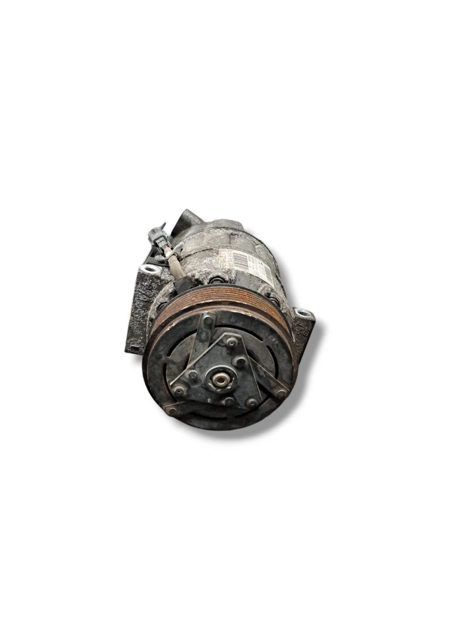 Air conditioning compressor Renault Master III 2.3 Diesel COD:8200848916 (2014 - 2019) - F&P CRASH SRLS - Used Spare Parts