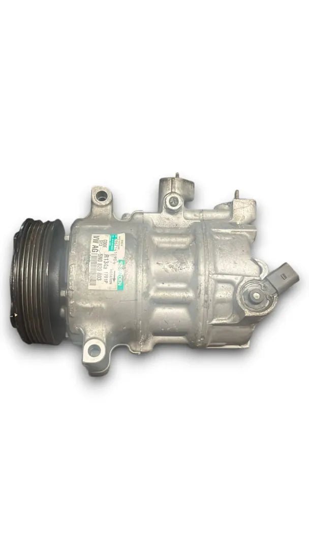 Compressore clima Skoda Fabia OEM 6Q0820808F - F&amp;P CRASH SRL - Ricambi Usati