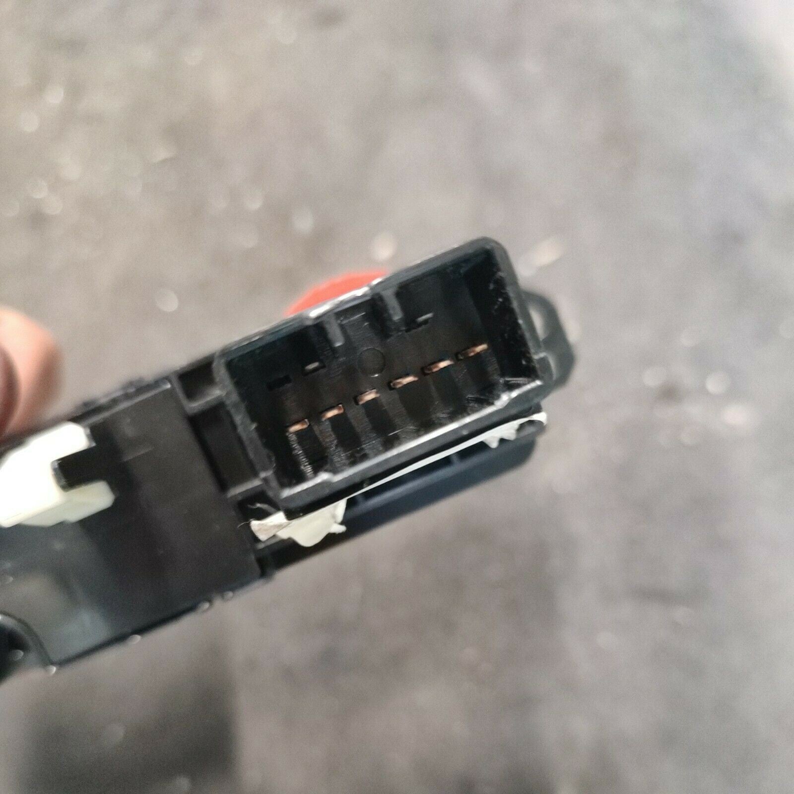 Onboard computer EMERGENCY LIGHT BUTTON HYUNDAI i20 1st Series 93770-1J100 - F&P CRASH SRLS - Used Parts
