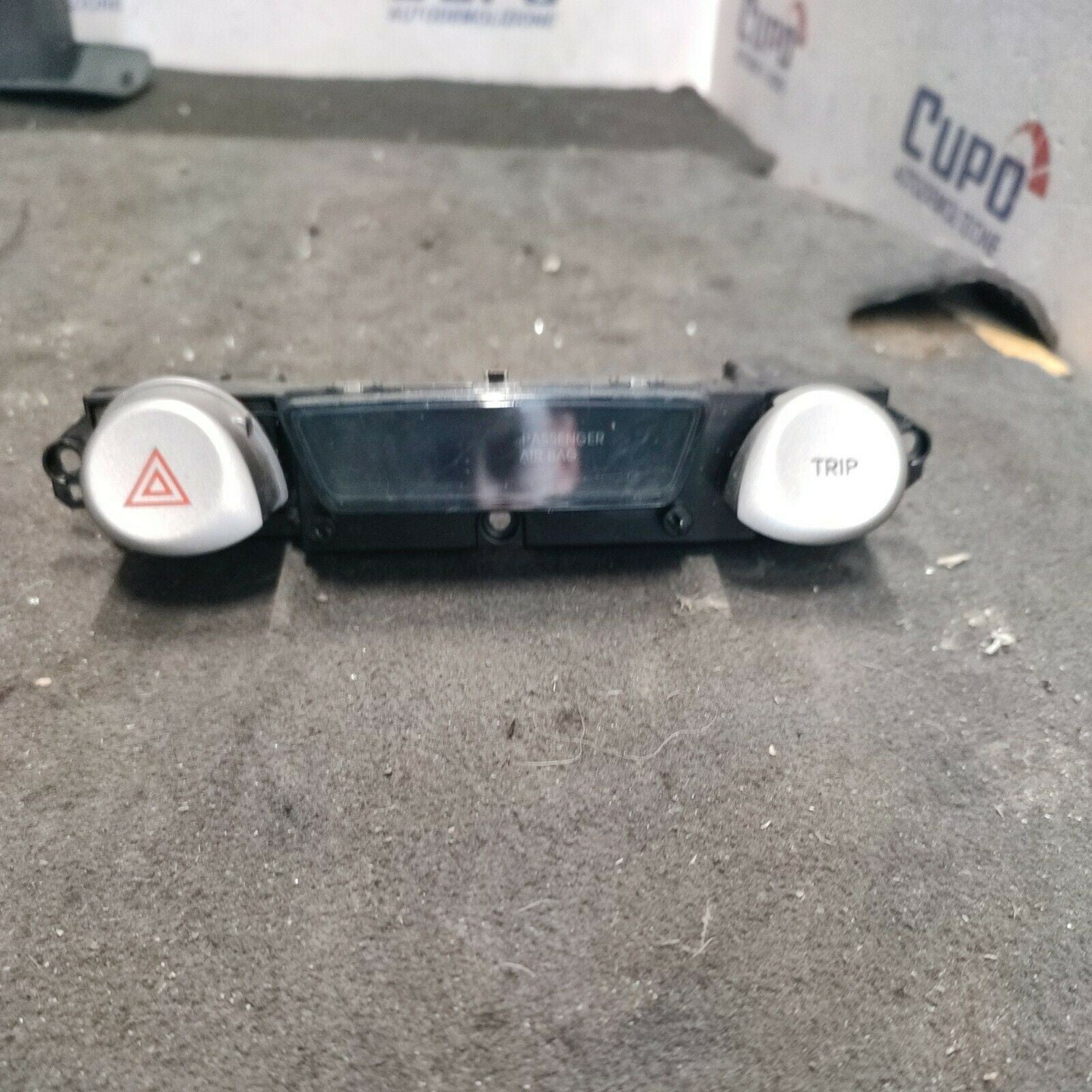 Onboard computer EMERGENCY LIGHT BUTTON HYUNDAI i20 1st Series 93770-1J100 - F&P CRASH SRLS - Used Parts