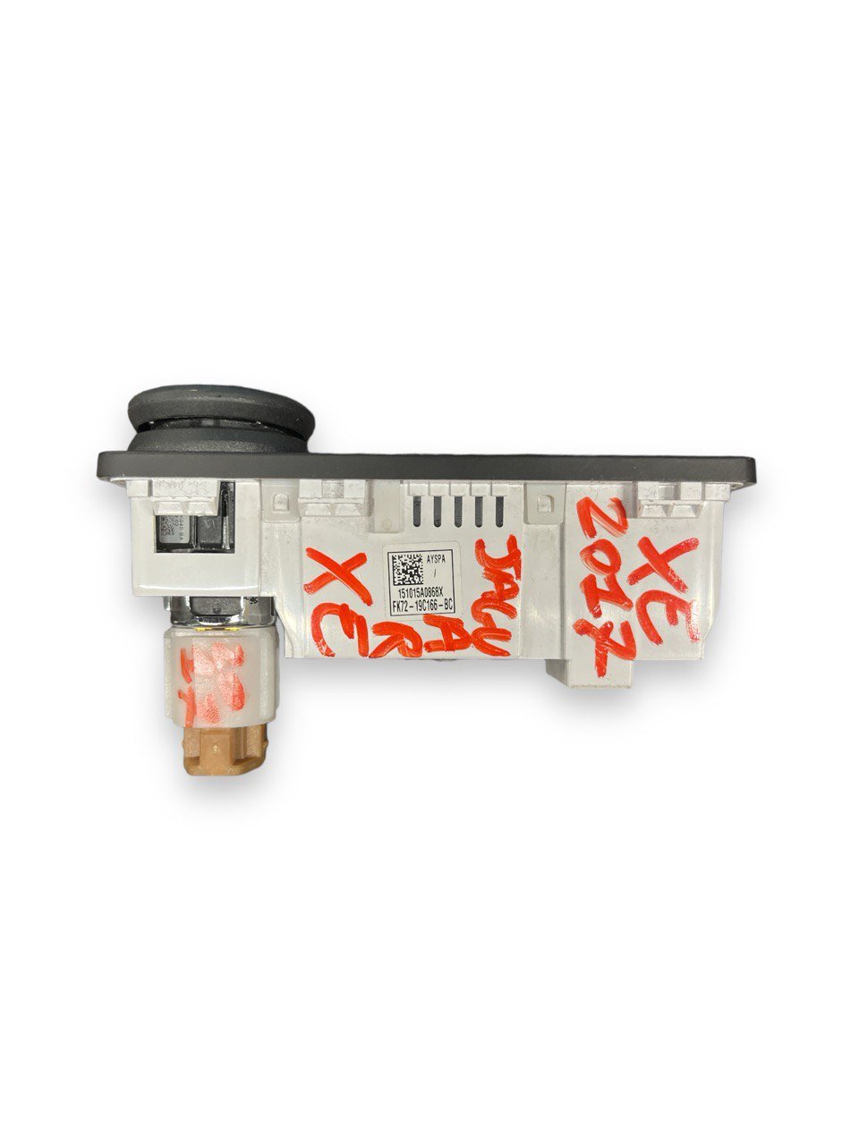 Connector Socket 12V / USB Socket / AUX Socket / SIM Socket Jaguar XE Navigator (2017) code: FK72-19C166-BC - F&P CRASH SRLS - Used Parts