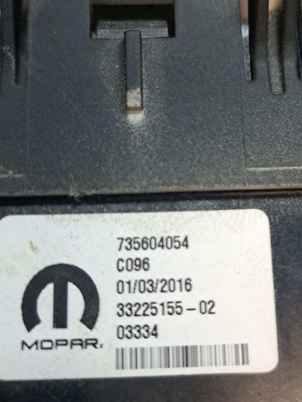 USB / AUX / 12V Cigarette Lighter Socket Connector Jeep Renegade (2018>) COD:735604054 - F&P CRASH SRLS - Used Parts