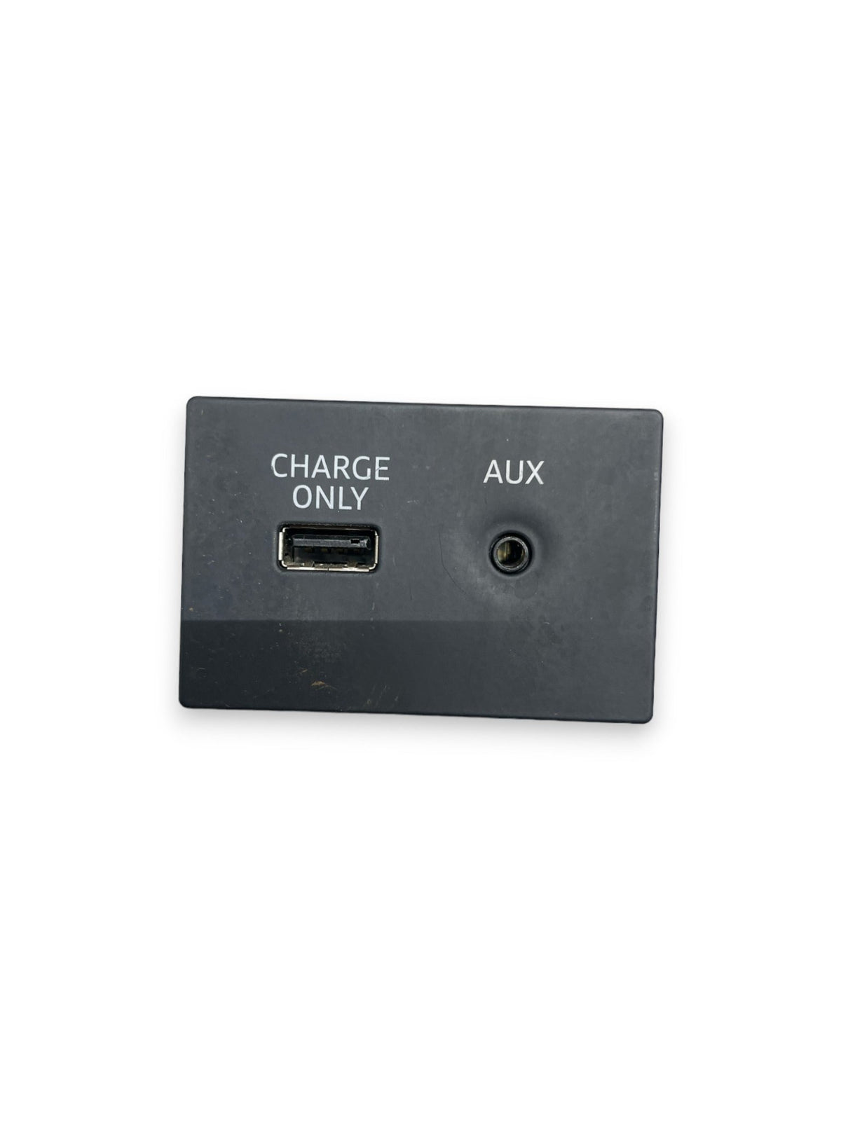 Connettore Presa USB AUX Audi A3 8V1 ( 2017 ) cod : 4G0035726 - F&amp;P CRASH SRLS - Ricambi Usati