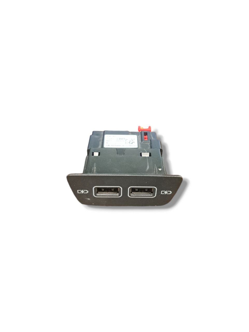 USB Socket Connector Volkswagen Polo aw1 (2017>) COD:A2478203902 - F&P CRASH SRLS - Used Parts