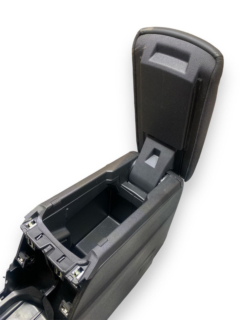 Console centrale completa di bracciolo e prese USB posteriori Peugeot 2008 ( 2020 ) cod. 9823377280 - F&P CRASH SRLS - Ricambi Usati