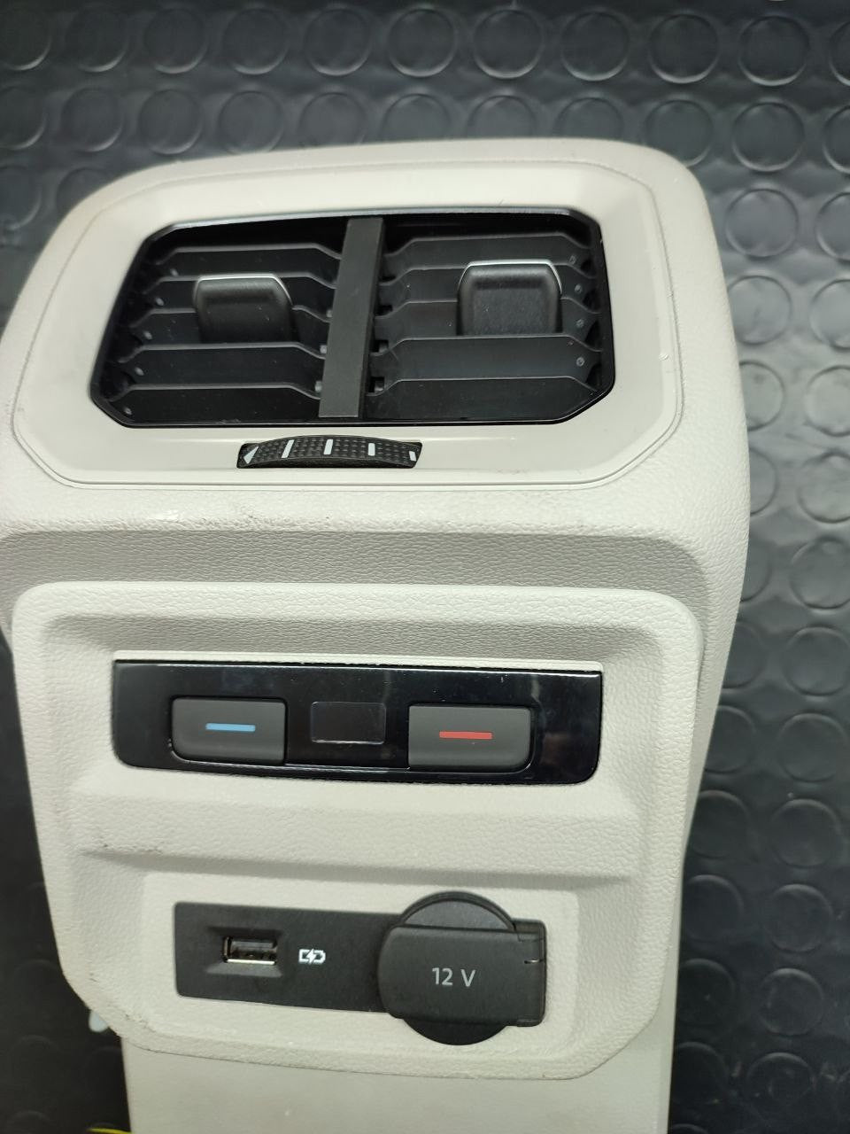 Rear console vents + climate control Volkswagen Tiguan mk 2 cod 5na864298g - F&P CRASH SRLS - Used Parts