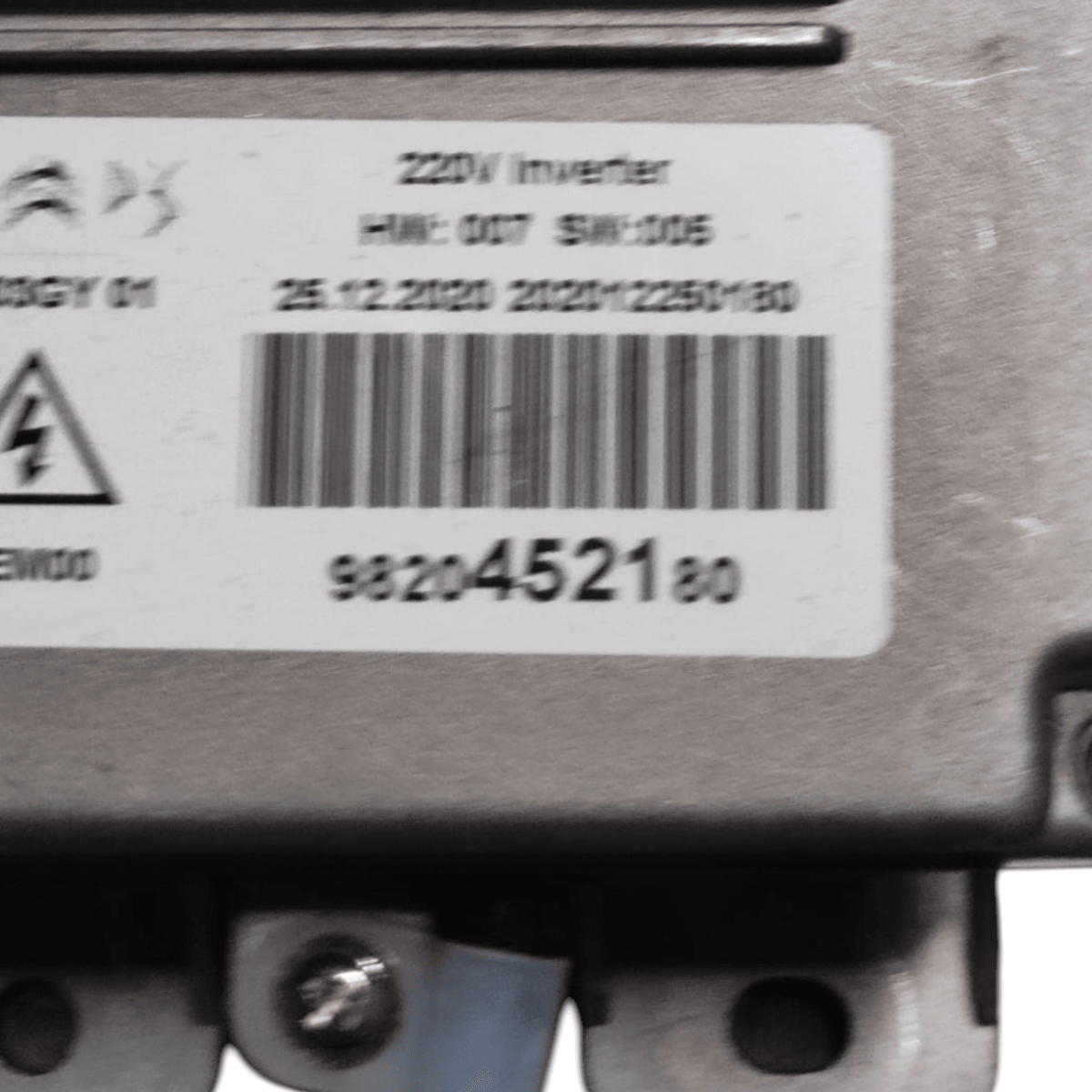 Convertitore di tensione + presa peugeot partner cod: 9820452180 (2018 - ) - F&P CRASH SRL - Ricambi Usati