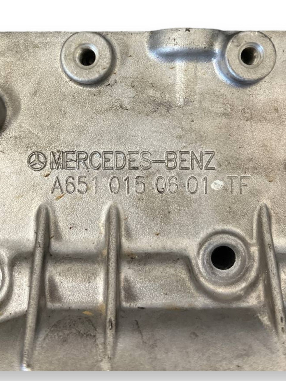 Side Cover Engine Head Mercedes - Benz Class C W205 / Mercedes - Benz Class A W176 / Mercedes - Benz Class E W212 / Mercedes - Benz Class B W246 / Mercedes - Benz Gla 2.2 Diesel (2014 to 2021) code: A6510150601 - F&P CRASH SRLS - Used Spare Parts