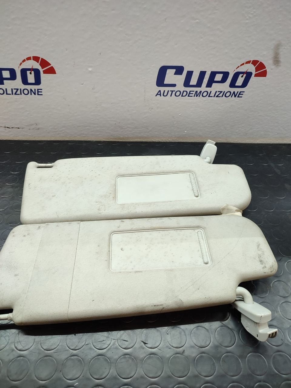 Coppia Alette parasole Volkswagen Touran 03-15 cod: 6q0 857 552 - F&P CRASH SRLS - Ricambi Usati