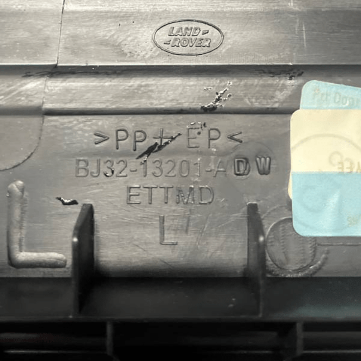 Coppia Battitacco anteriore destro (dx) sinistro (sx) Land Rover Evoque L538 (2011 al 2018) cod: BJ32 - 13200 - A / cod: BJ32 - 13201 - A - F&P CRASH SRLS - Ricambi Usati