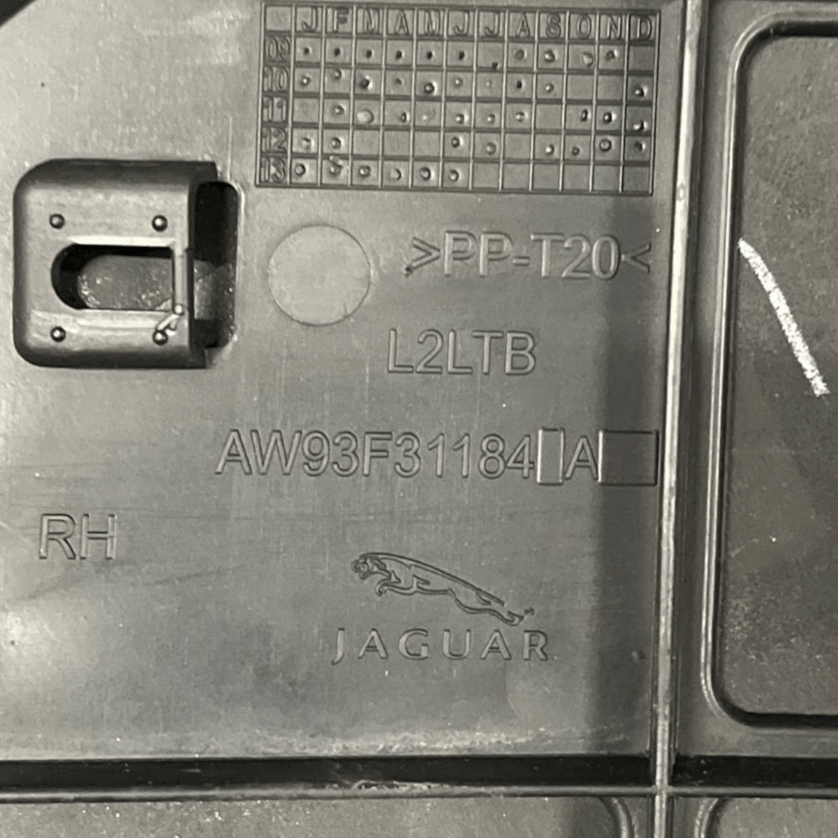 Coppia Minigonne / Sottoporta laterale Jaguar XJ X351 cod.AW93F31184A / AW93F31185A (2009 - 2019) - F&P CRASH SRLS - Ricambi Usati