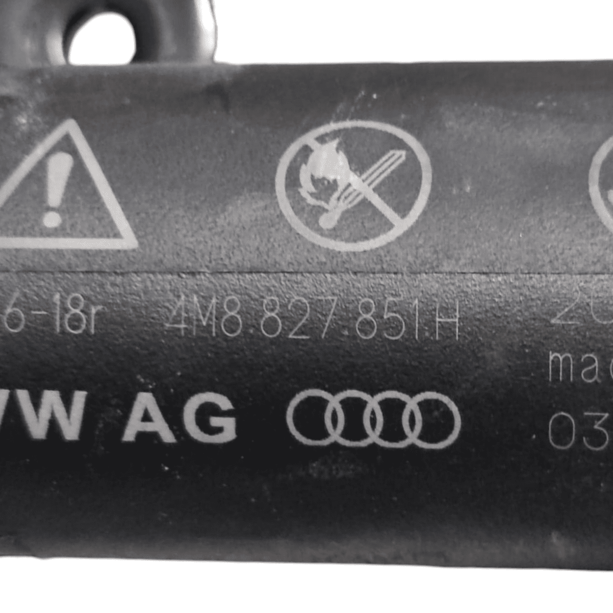Coppia pistoncini elettrici bagagliaio audi q8 cod: 4m8827851h (2018 - ) - F&P CRASH SRL - Ricambi Usati