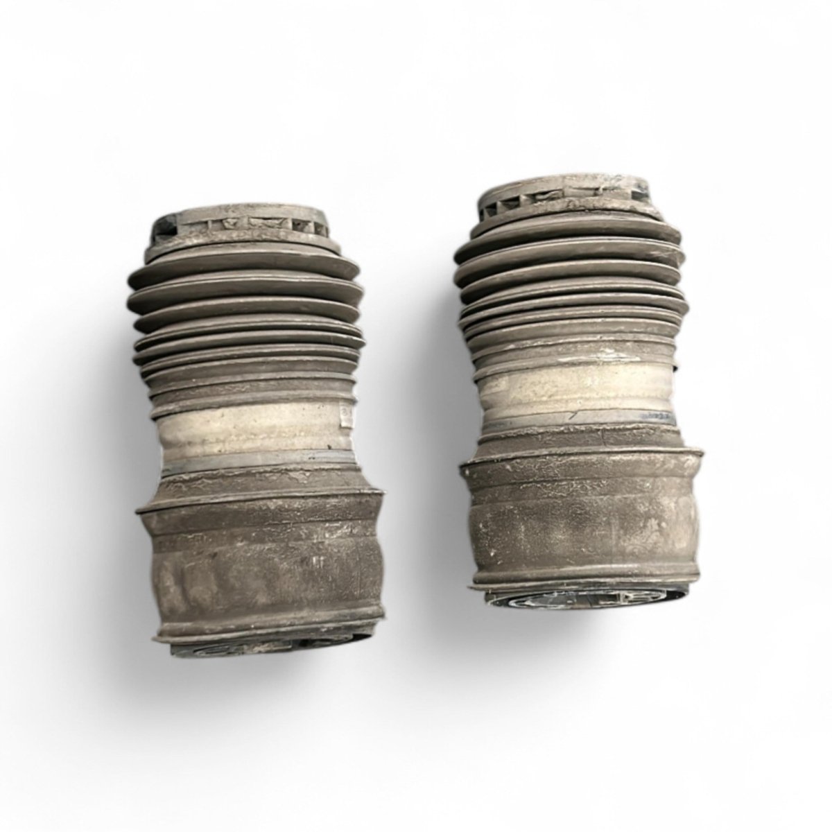 Rear bellows pair Range Rover Velar (L560) code.j8a2 - 5587 - ac 2.0 diesel (2017 > ) pressure bags - F&P CRASH SRLS - Used Parts