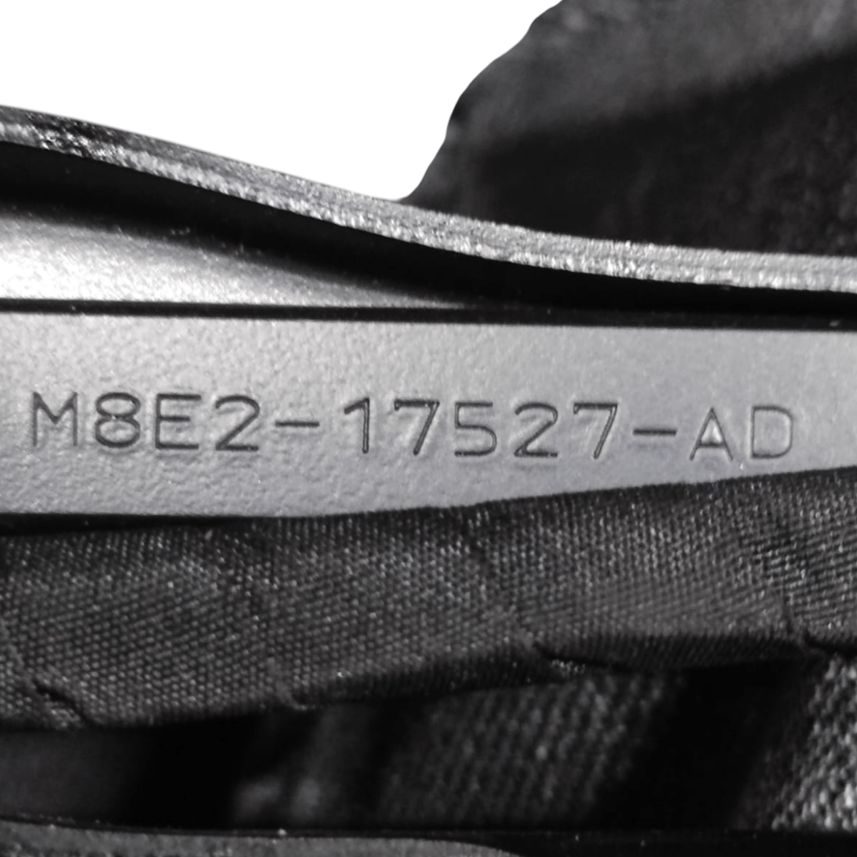 Coppia spazzole / tergicristalli land rover range rover sport cod: m8e2 - 17527 - ad (2022 - ) - F&P CRASH SRLS - Ricambi Usati