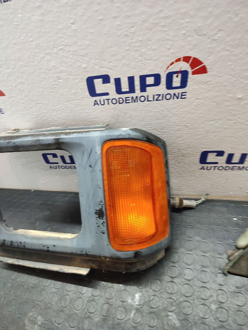 Cornice faro anteriore sinistro Land Rover Discovery I ( 1989 ) cod 602210 - F&P CRASH SRLS - Ricambi Usati