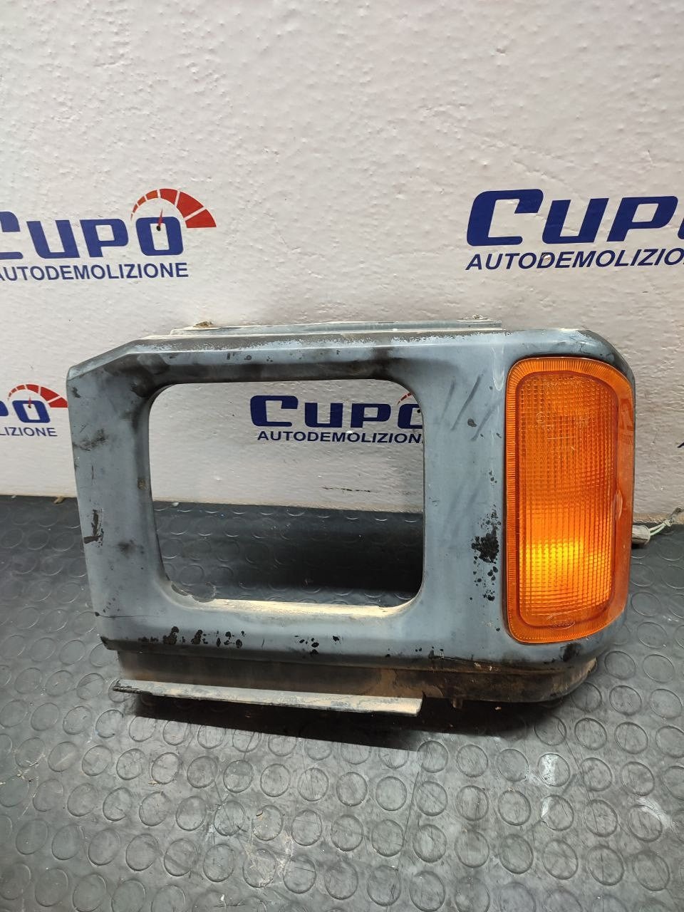 Cornice faro anteriore sinistro Land Rover Discovery I ( 1989 ) cod 602210 - F&P CRASH SRLS - Ricambi Usati
