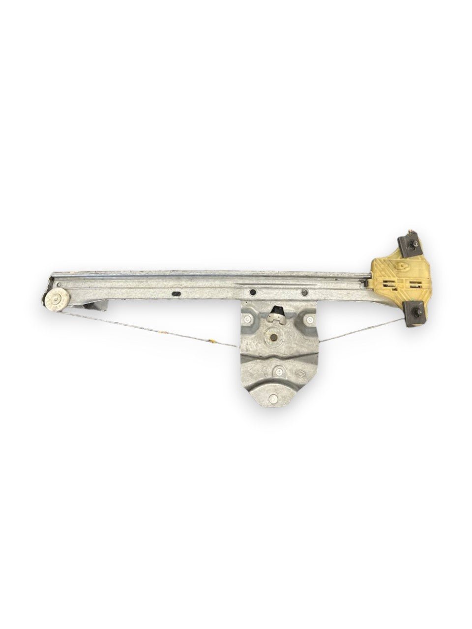 Cremagliera Alzacristallo / Alzavetro Elettrico anteriore destra (dx) Renault Clio IV / Renault Captur (2012 al 2021) cod: 807205569R / 128001471-B / 9030319-C / 1903-1060004 - F&P CRASH SRLS - Ricambi Usati