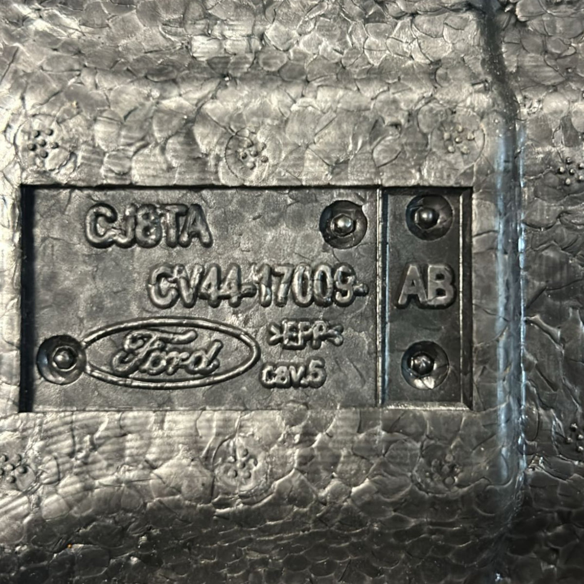 Crick Spare Wheel Repair Ford Kuga II (2012 > 2019) code:CV44 - 17009 - AB - F&P CRASH SRLS - Used Parts