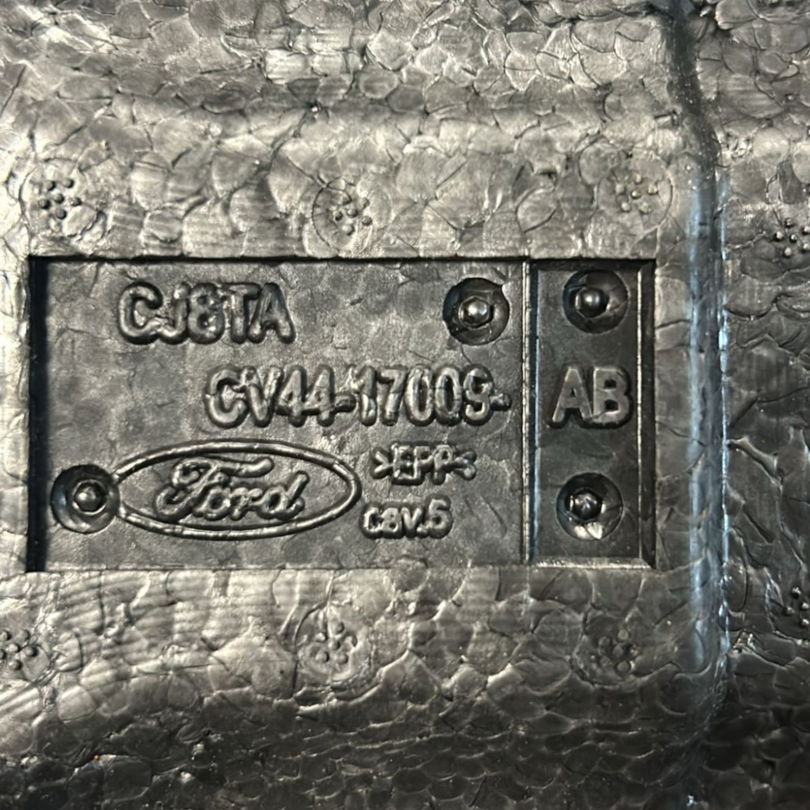 Crick Spare Wheel Repair Ford Kuga II (2012 > 2019) code:CV44 - 17009 - AB - F&P CRASH SRLS - Used Parts