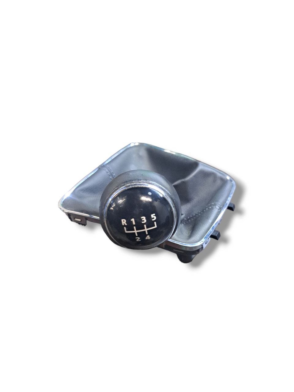 Gear lever boot + manual gear knob Seat Ibiza (2015) COD:6P0711113E - F&P CRASH SRLS - Used Spare Parts