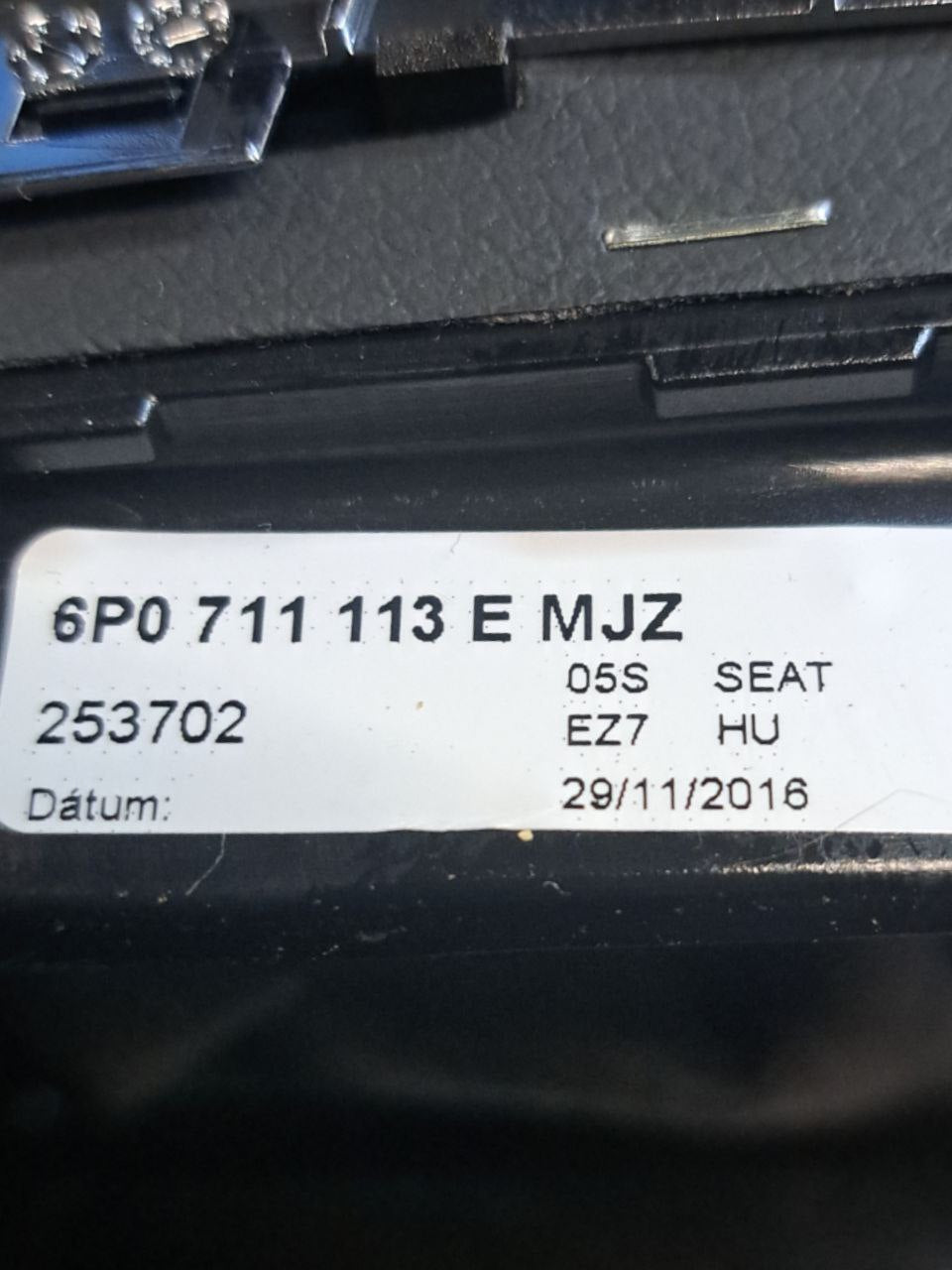 Gear lever boot + manual gear knob Seat Ibiza (2015) COD:6P0711113E - F&P CRASH SRLS - Used Spare Parts