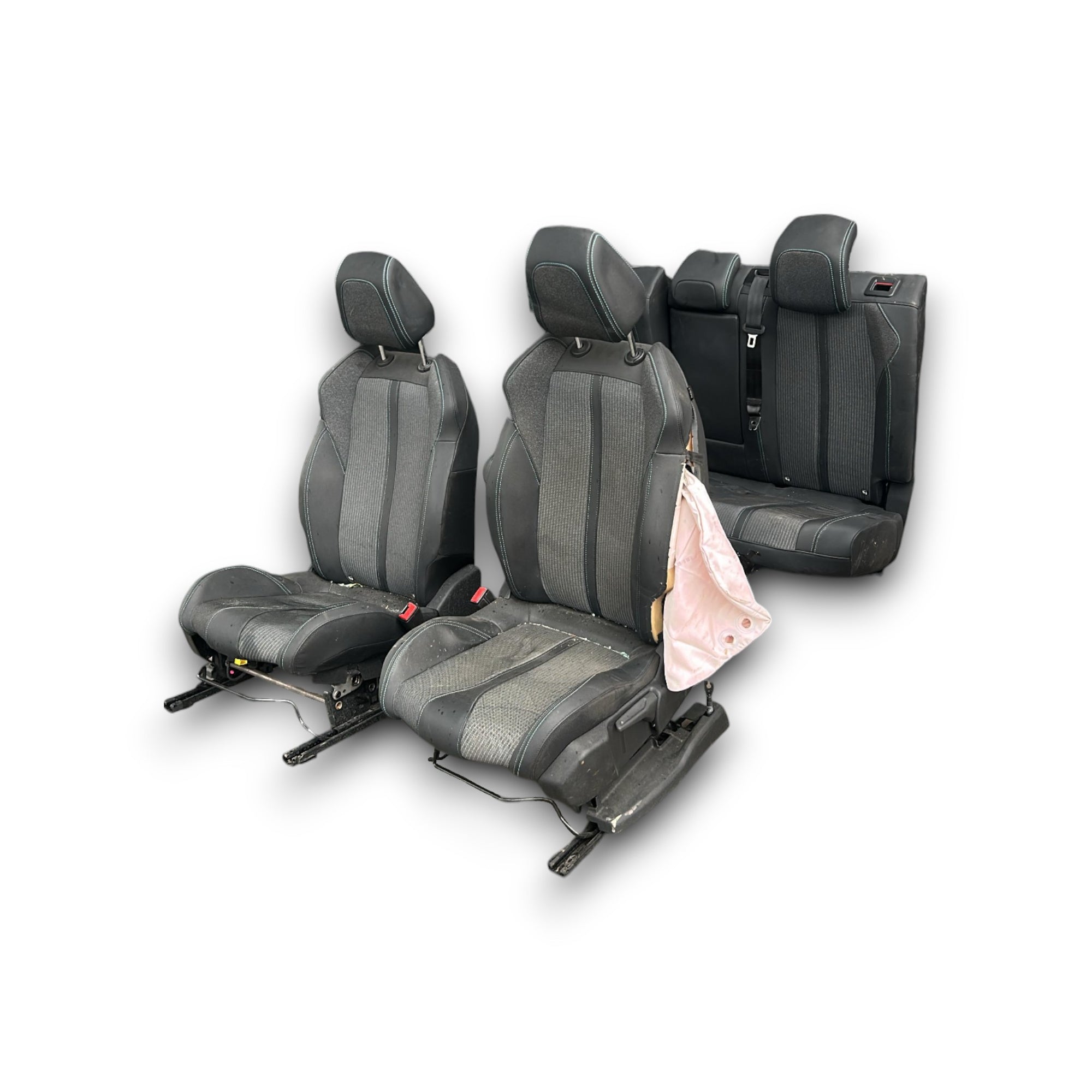 Square / ensembles en cuir et tissu noir et gris (GT - Ligne) Peugeot 3008 II (2016> 2023) avec des coutures bleues