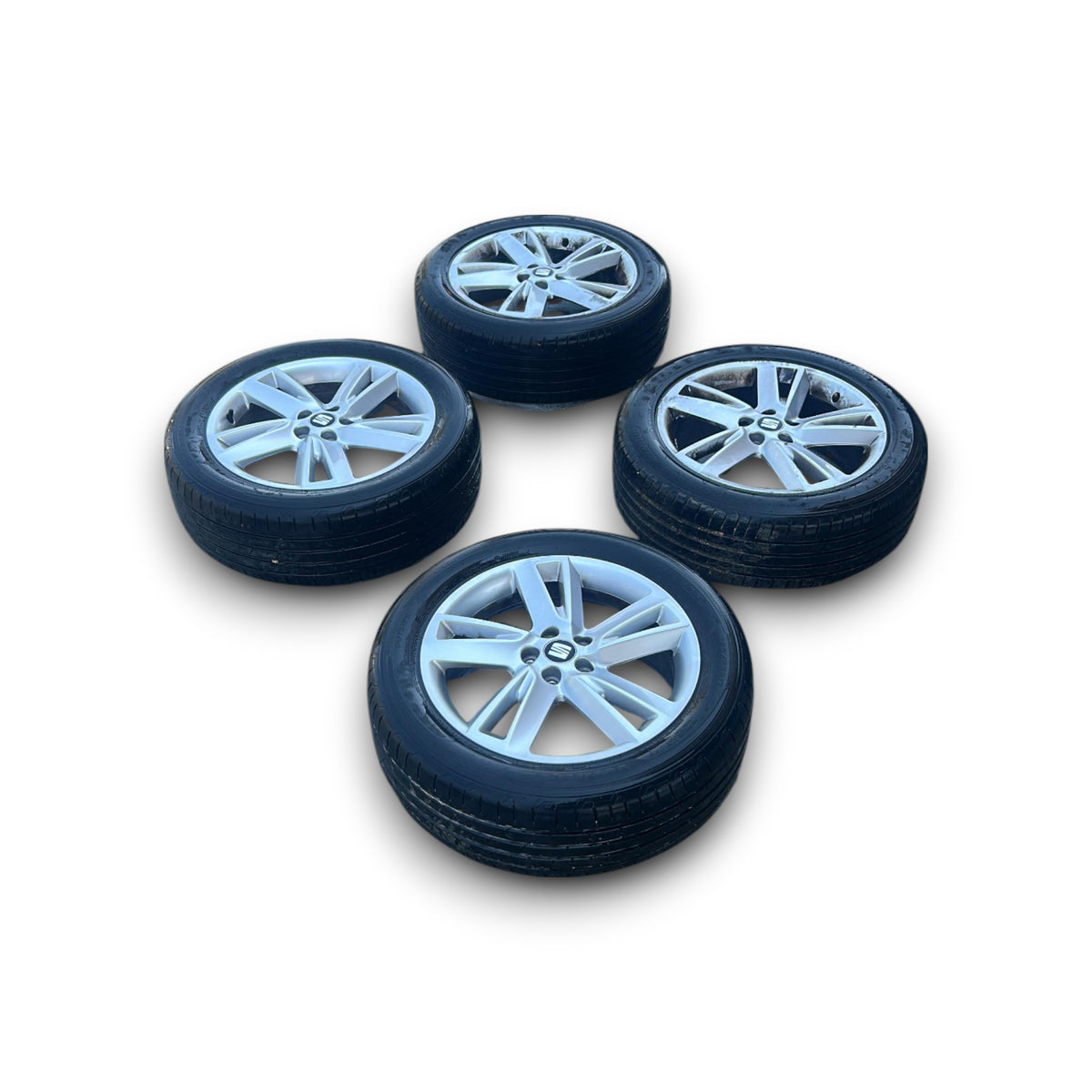 Set 4 cerchi in lega Seat Arona cod.6f9601025e (5 fori / 205 / 55 r17) (2017 > )