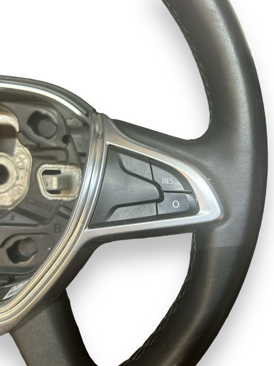 Dacia Sandero Stepway (2017) COD:484007478R Volante / Sterzo + Comandi al Volante In Pelle Nero - F&P CRASH SRLS - Ricambi Usati