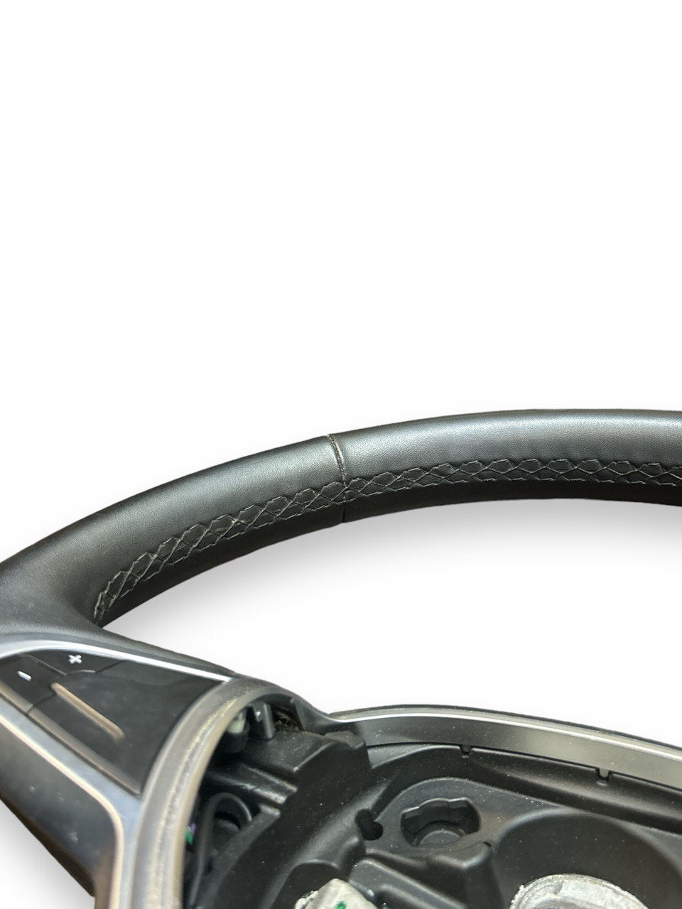 Dacia Sandero Stepway (2017) COD:484007478R Volante / Sterzo + Comandi al Volante In Pelle Nero - F&P CRASH SRLS - Ricambi Usati