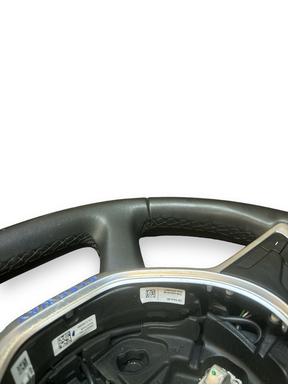 Dacia Sandero Stepway (2017) COD:484007478R Volante / Sterzo + Comandi al Volante In Pelle Nero - F&P CRASH SRLS - Ricambi Usati