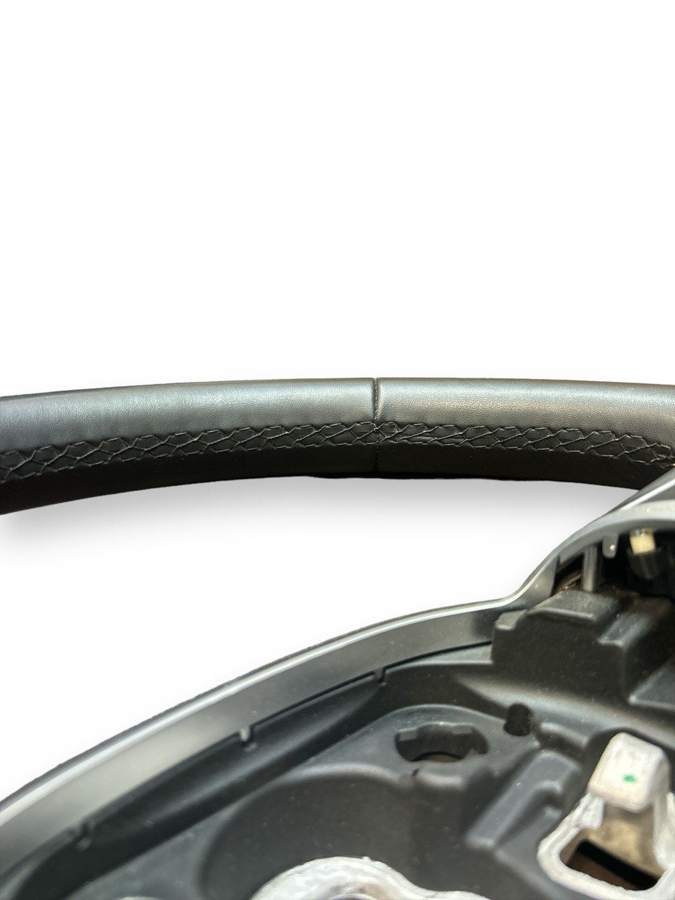 Dacia Sandero Stepway (2017) COD:484007478R Volante / Sterzo + Comandi al Volante In Pelle Nero - F&P CRASH SRLS - Ricambi Usati