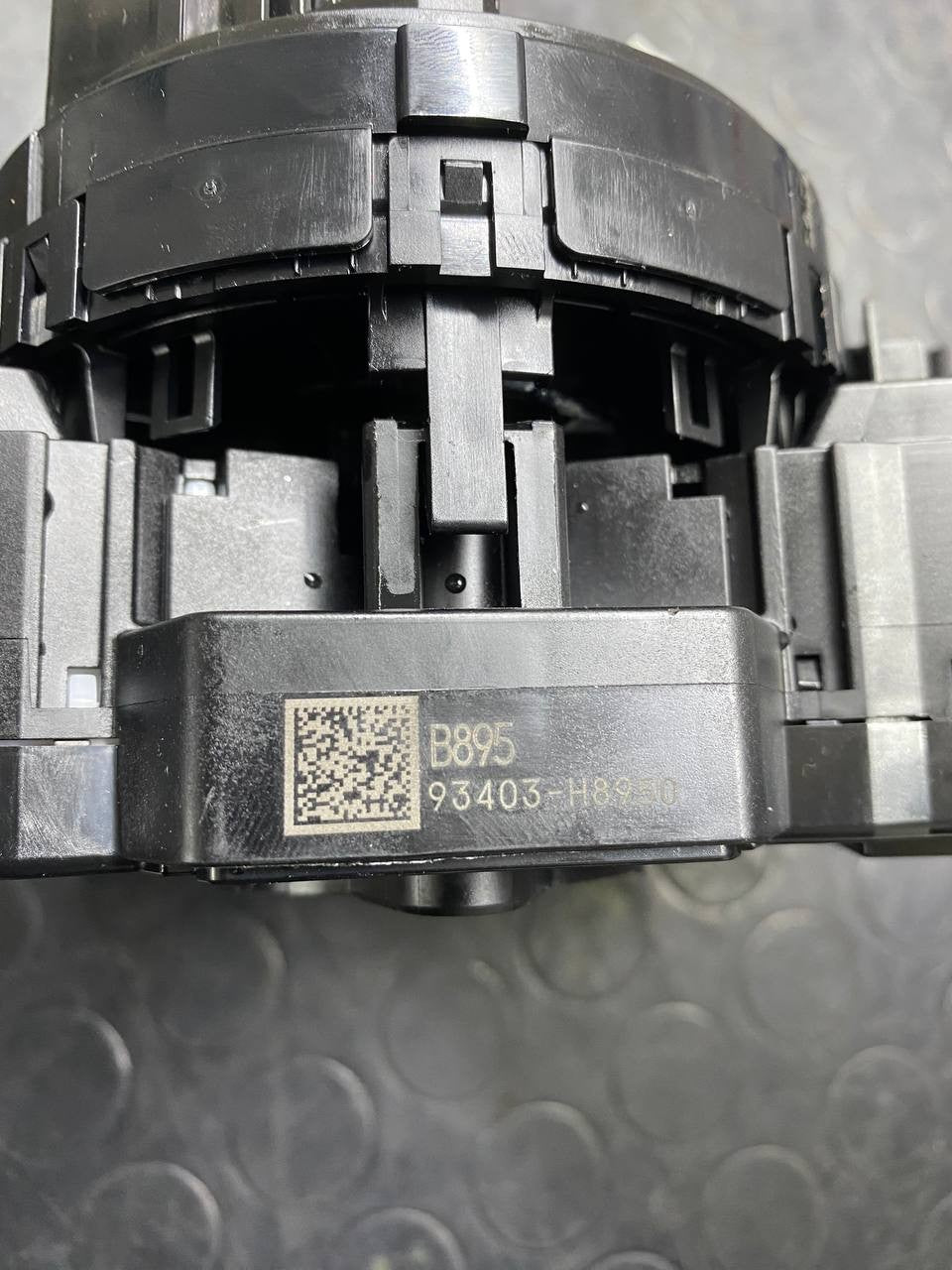 Devio luci + contatto spiralato Kia Rio (2017) cod: 93403-H8950 - F&P CRASH SRLS - Ricambi Usati