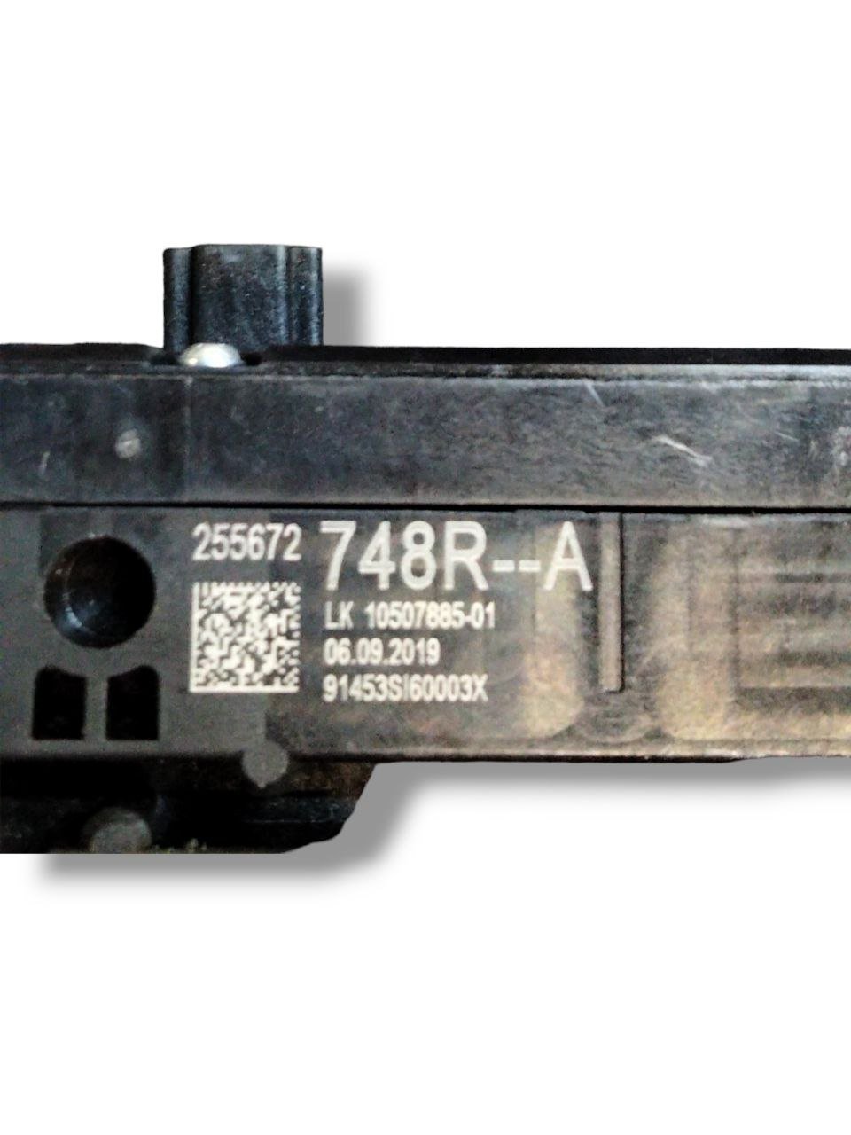 Renault Clio V (2019>) light deviator code 255672748 - F&P CRASH SRLS - Used Parts