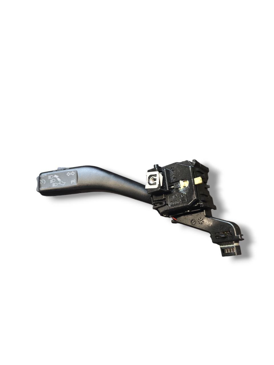 Devio Luci Sinistro Volkswagen Golf 5 ( 2003 - 2008 ) Cod : 1K0953513G - F&P CRASH SRLS - Ricambi Usati