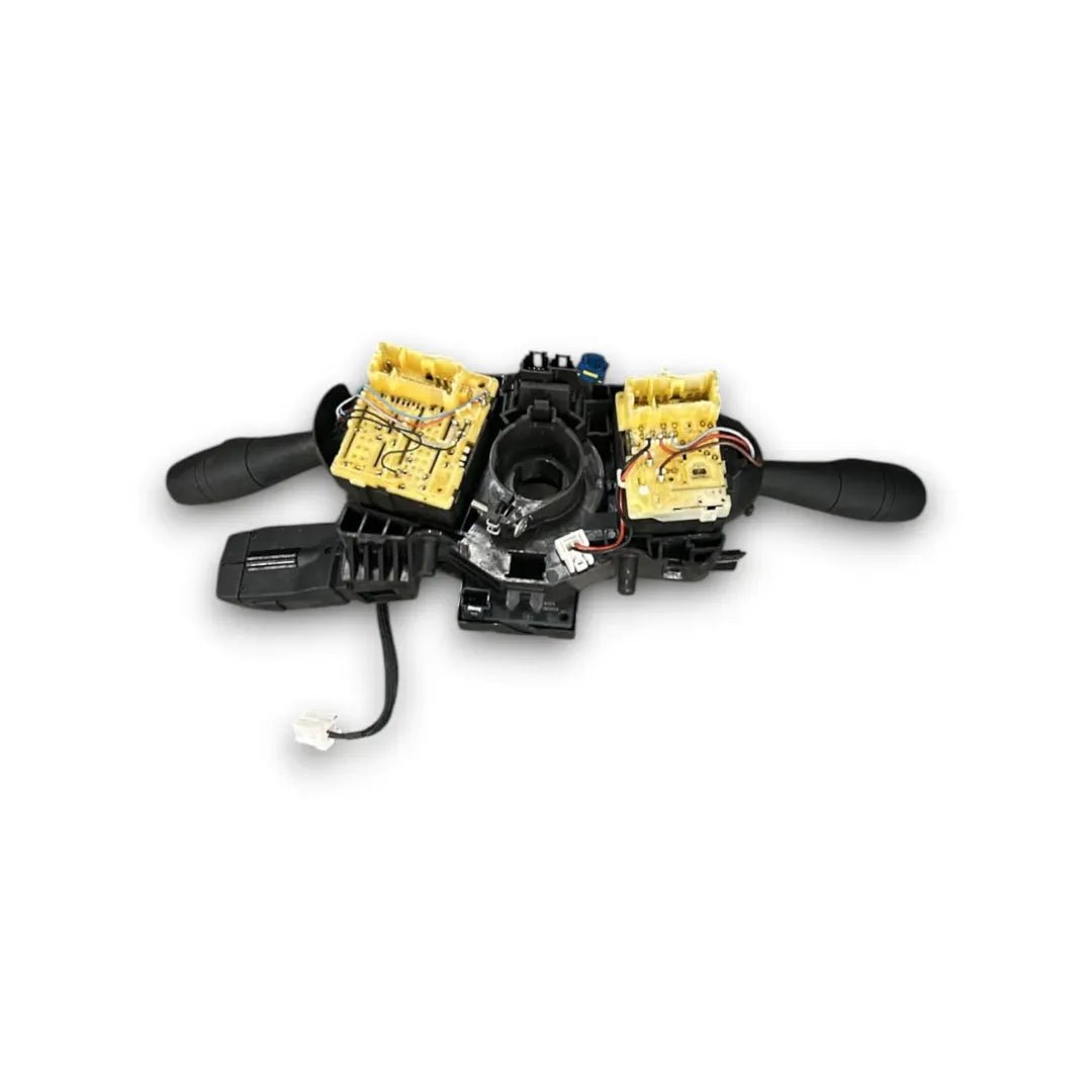 Dettaglio Devioluci Dacia Sandero 2ª Serie 2012–2021 OEM 255677340R - foto 2