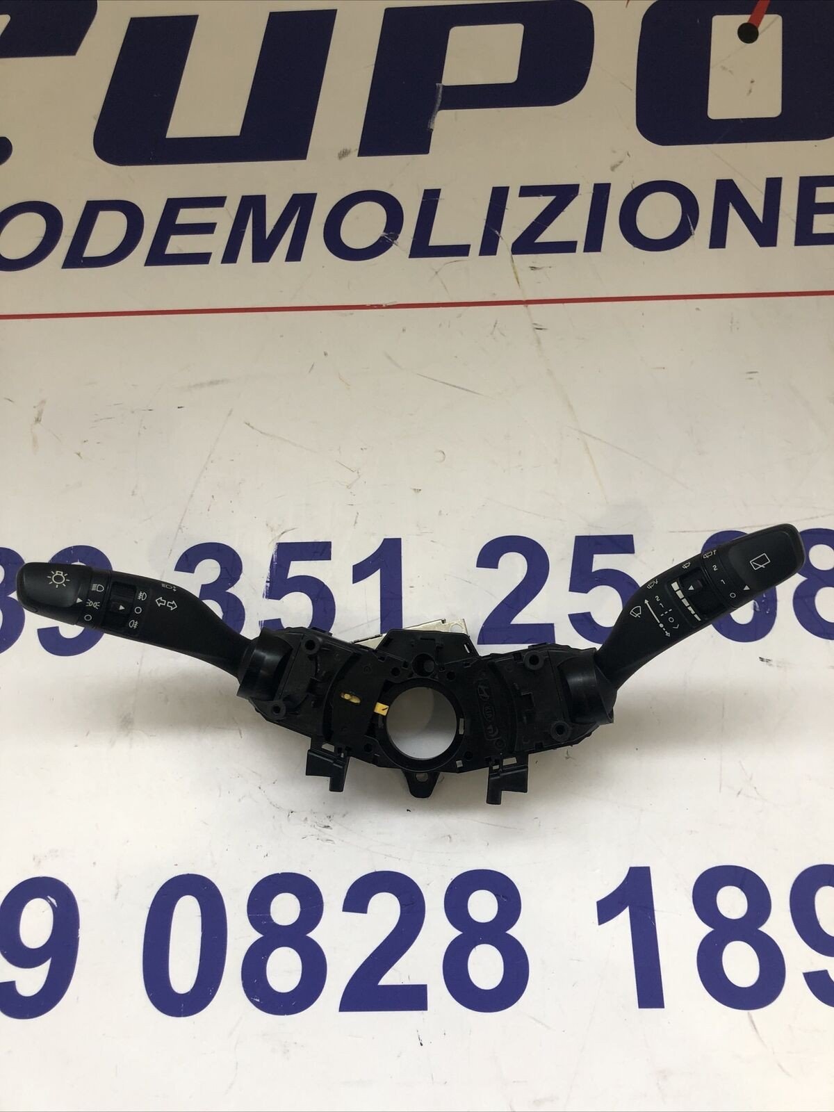 Devioluce Comando frecce Hyundai I20 10044965007417 93403C8450 - F&P CRASH SRLS - Ricambi Usati