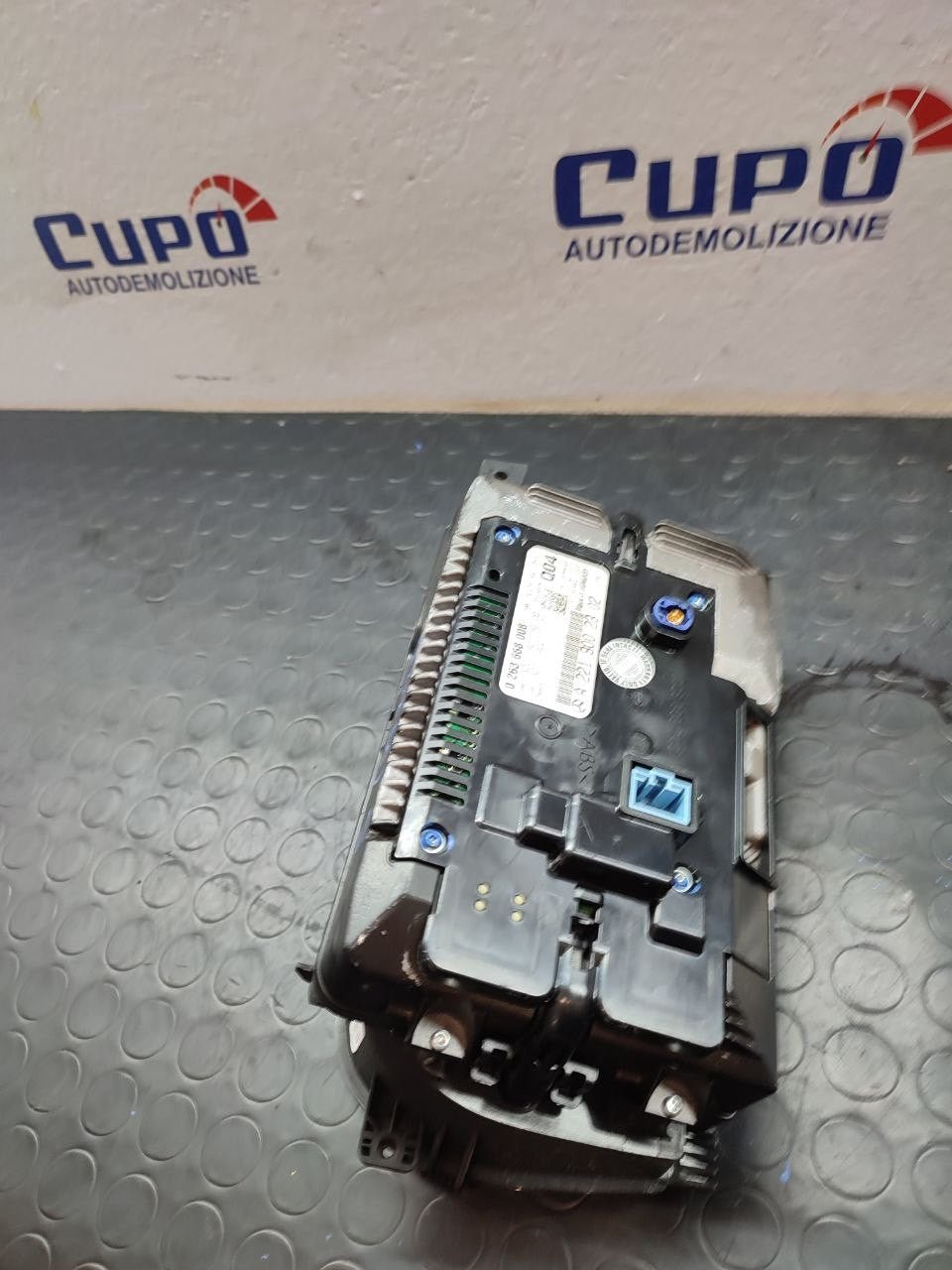 Display Schermo navigatore Gps Mercedes classe S ( w221 ) cod A2219002302 - F&P CRASH SRLS - Ricambi Usati