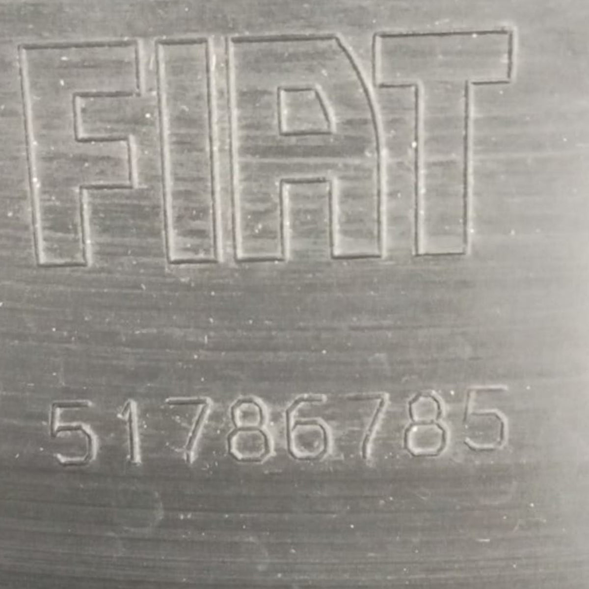 Pare-chocs / garde-boue avant droit fiat 500 code . 51786785 (2007 > 2025) 