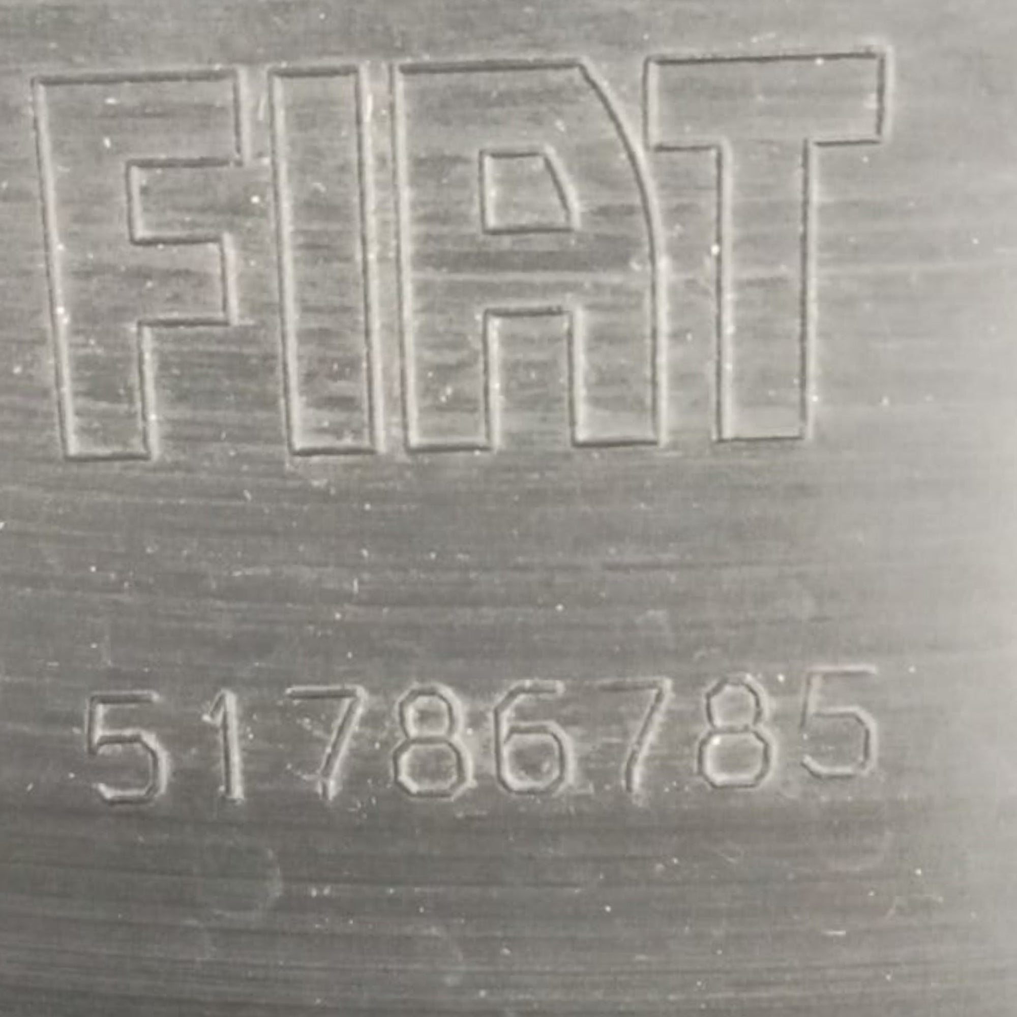 Pare-chocs / garde-boue avant droit fiat 500 code . 51786785 (2007 > 2025) 