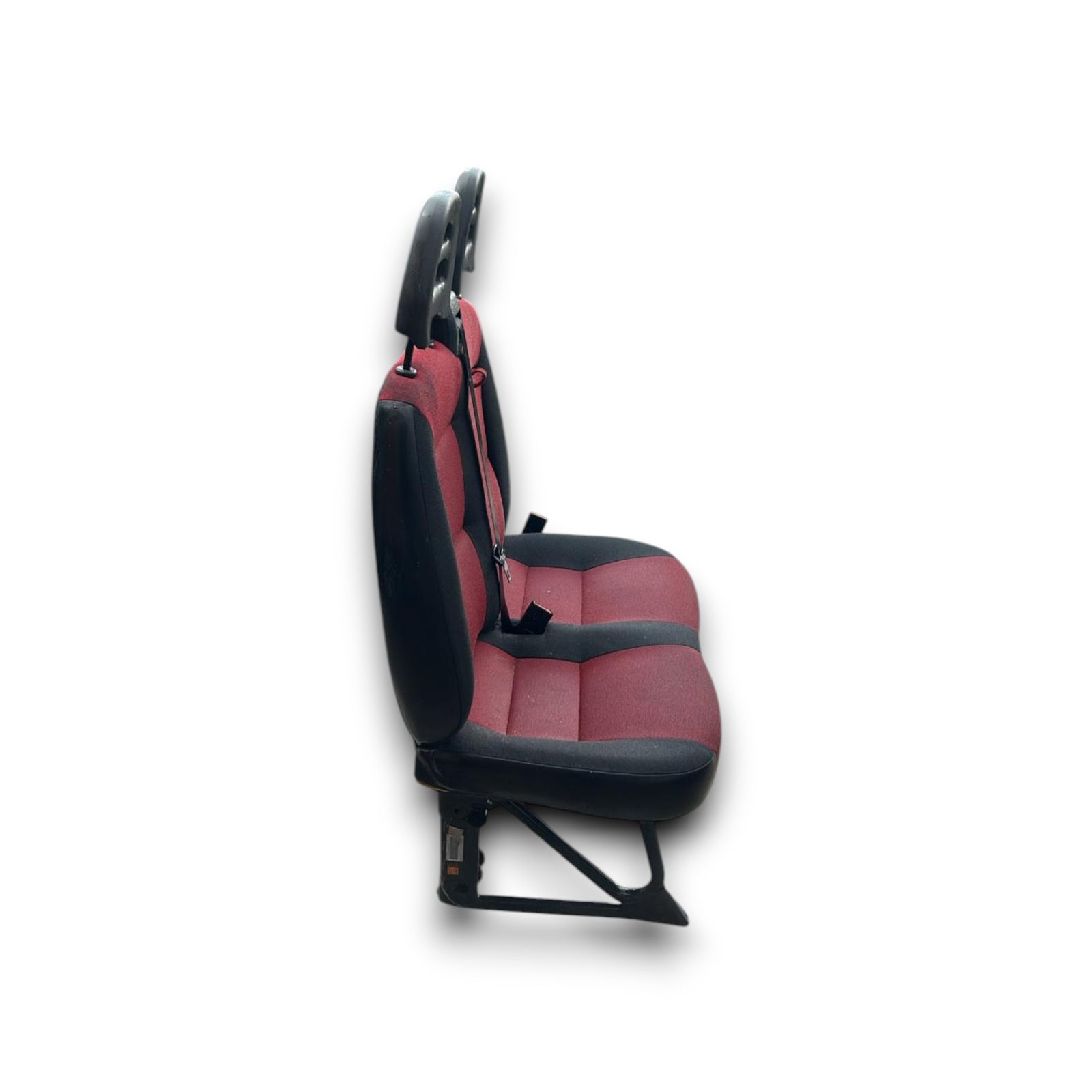 Пътнически седалки Fiat Ducato (2014 > ) в черен и червен текстил 