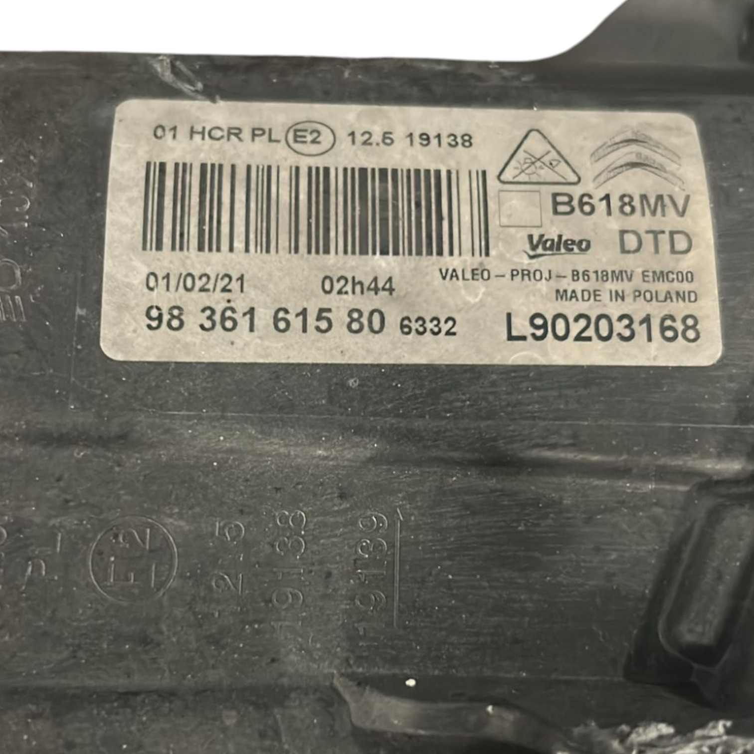Žaromet / sprednja luč desno citroen c3 koda:9836161580 (2016 > 2023) 