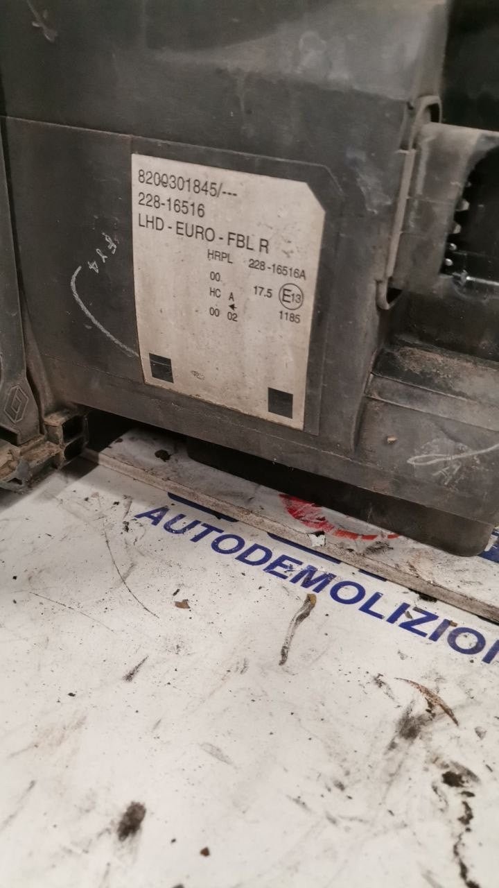 Fanale Anteriore Destro Renault Modus (2004-07) cod: 8200301845 - F&P CRASH SRLS - Ricambi Usati
