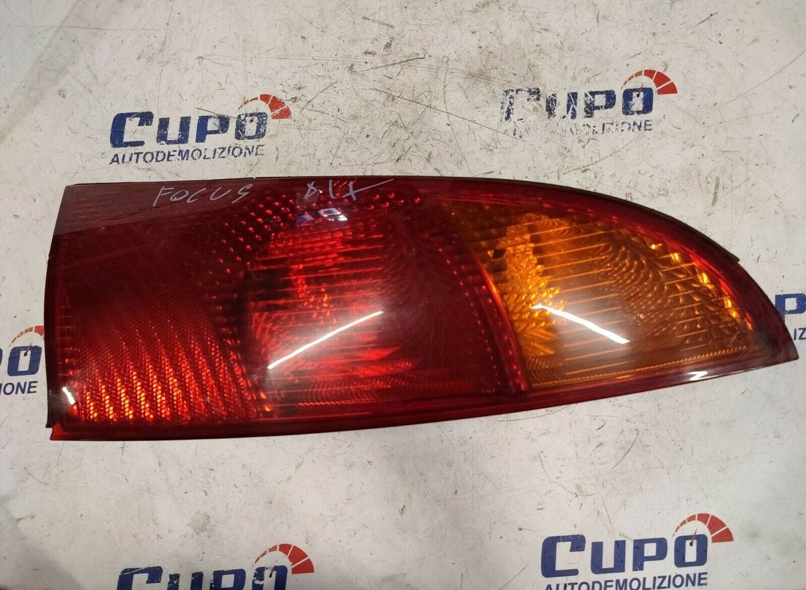 Right Rear Light FORD FOCUS XS4113404A - F&P CRASH SRLS - Used Parts