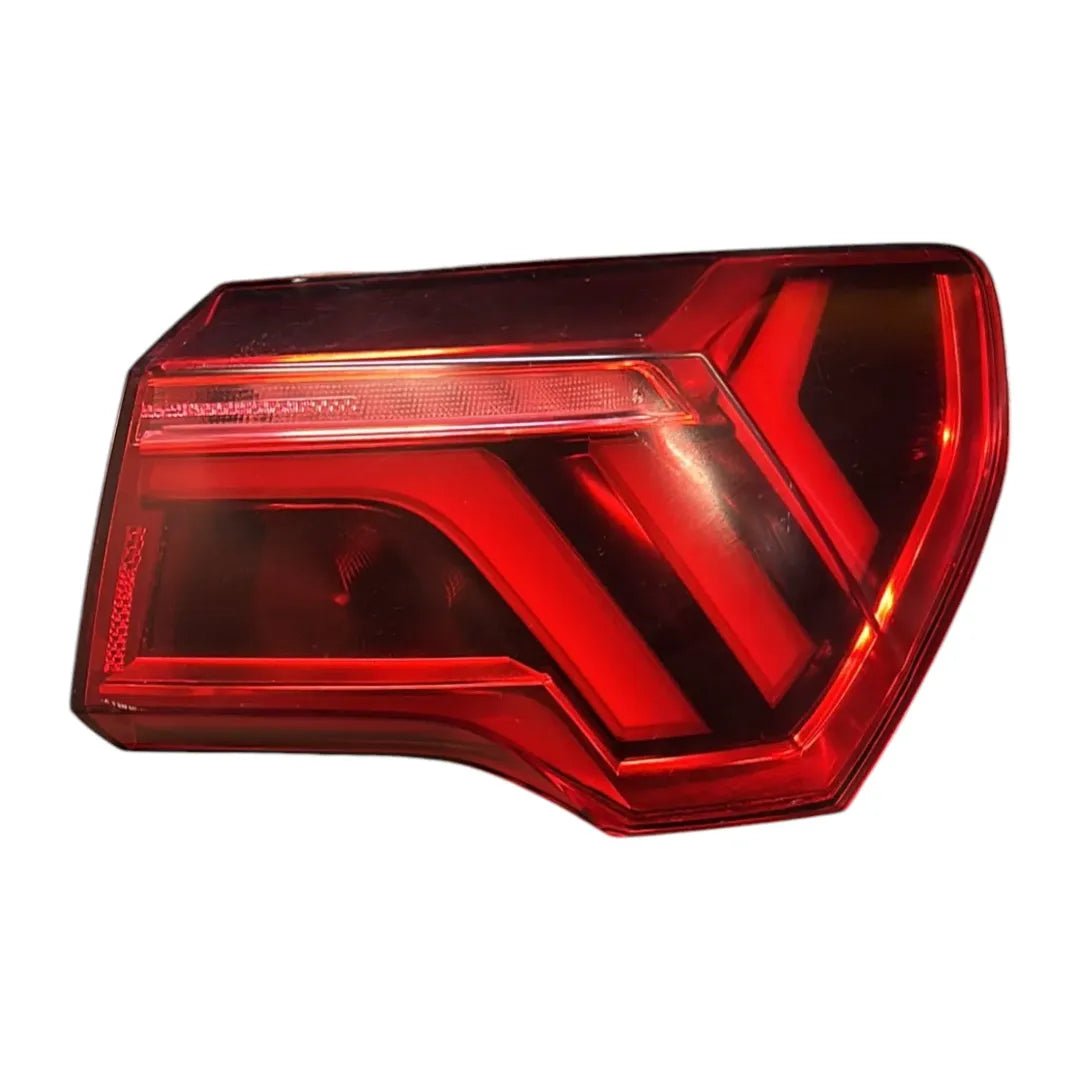 Fanale posteriore esterno destro Audi Q3 SPB F3N dal 2019 OEM 83A945070