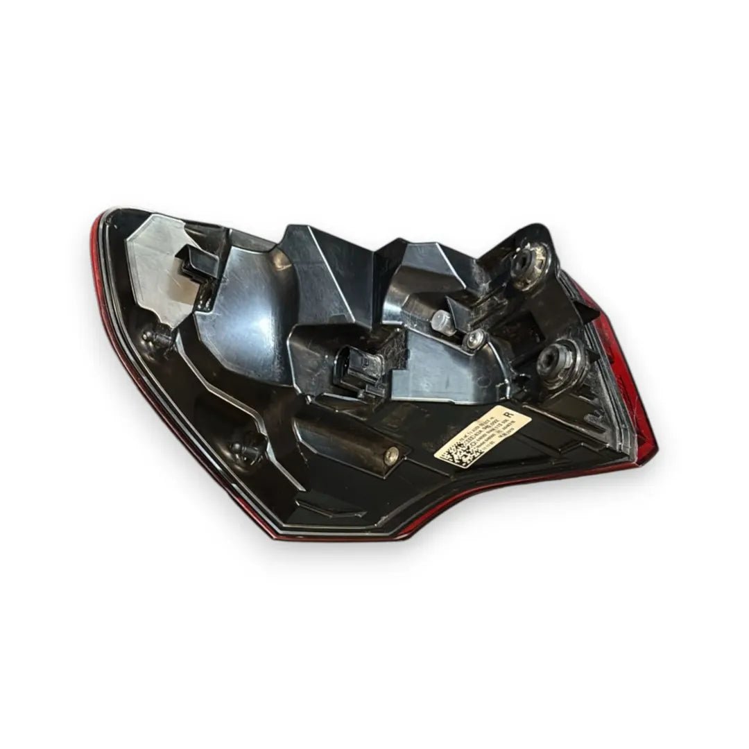 Dettaglio Fanale posteriore esterno destro Audi Q3 SPB F3N dal 2019 OEM 83A945070 - foto 2