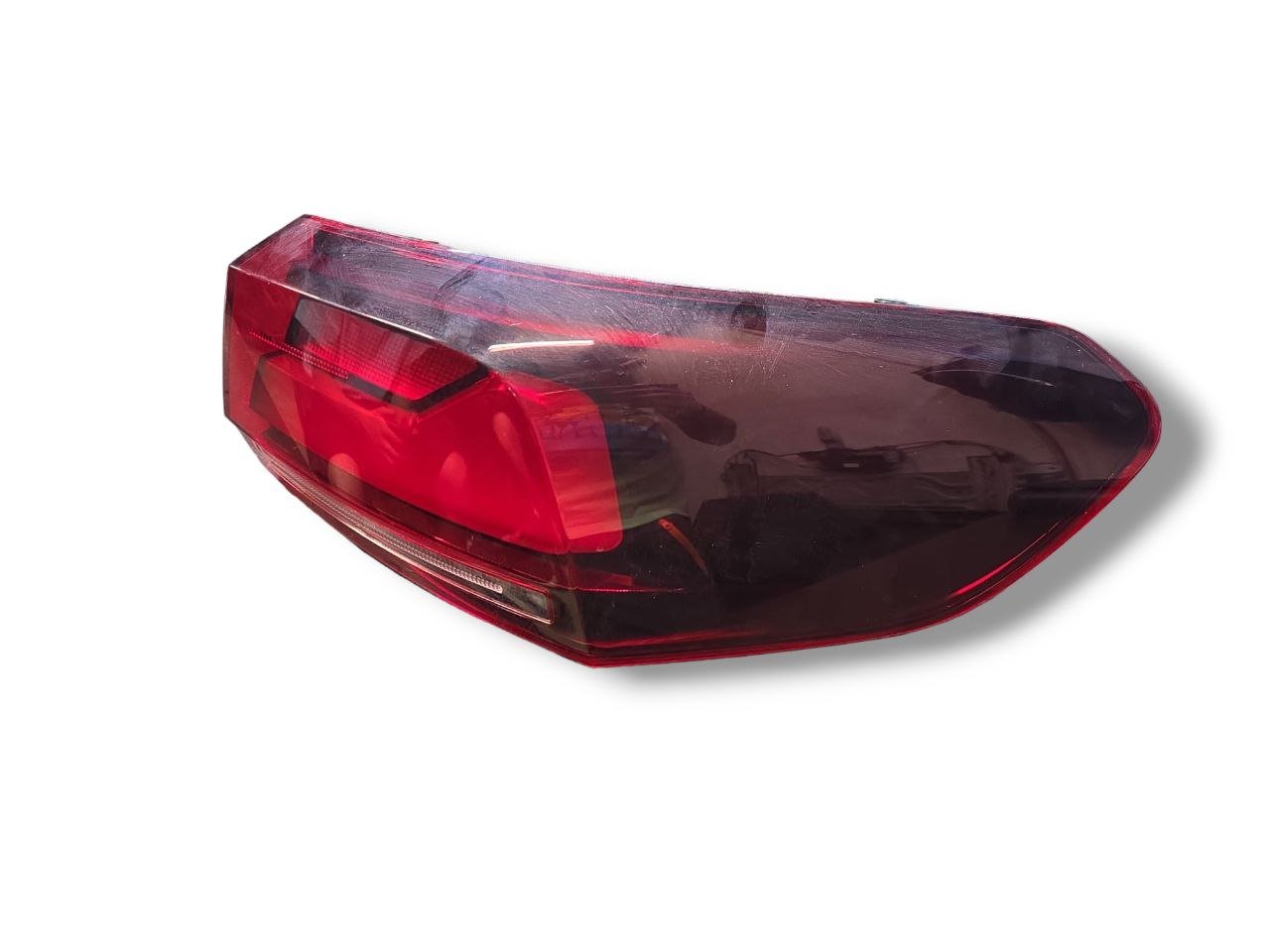 FANALE POSTERIORE ESTERNO DESTRO BMW SERIE 2 U06 (2021>) - F&P CRASH SRLS - Ricambi Usati